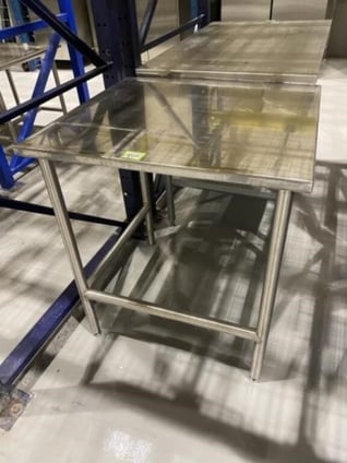 1409_Stainless Steel Tables