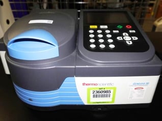 13_Genesis 30 VIS-Spectrophotometer System